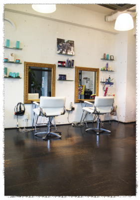 リーフレーベル店内椅子写真